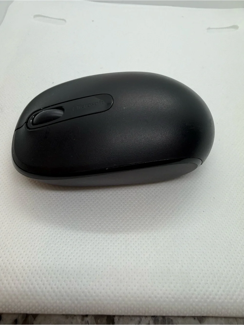 Microsoft Black Wireless Mobile Mouse 1850 - Compact Ergonomic Design
